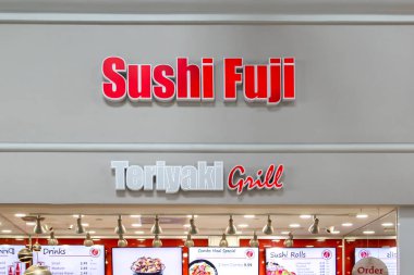 Orlando, Florida, ABD - 24 Şubat 2020: Orlando, Florida, ABD 'de Sushi Fuji Teriyaki Grill restoranı tabelası.