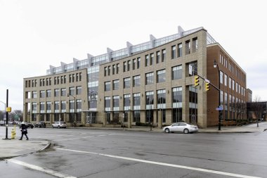 Rochester, New York, ABD - 3 Mart 2020: Rochester, New York, ABD 'deki ESL Federal Kredi Birliği merkez binası. ESL Federal Kredi Birliği tam hizmet veren bir finans kurumudur. 