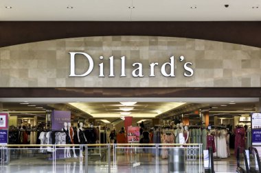 Tampa, Florida, ABD - 23 Şubat 2020: Tampa, Florida, ABD 'deki Dillard' s mağazası. Dillard 's Inc. bir Amerikan lüks mağaza zinciri.. 