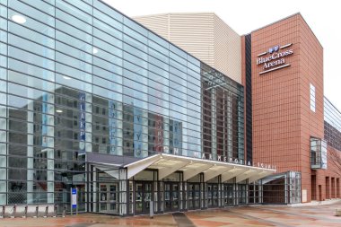 Rochester, New York, ABD - 3 Mart 2020: Rochester, New York, ABD 'de Blue Cross Arena, ayrıca Savaş Anıtı olarak da bilinir.. 
