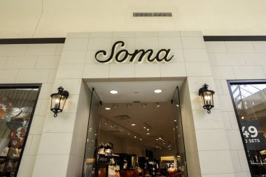 Tampa, Florida, USA- 23 Şubat 2020: Orlando, Florida, ABD 'de Soma mağazası. Soma intimates, kadın iç çamaşırı zinciri olup aynı zamanda gecelik ve pijama da satar..