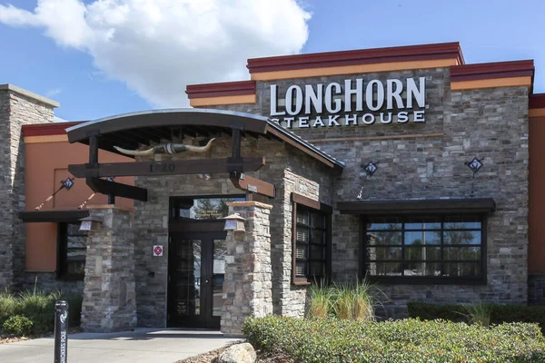 Orlando Usa February 2022 Close Longhorn Steakhouse Restaurant Sign Building — Stock Photo, Image