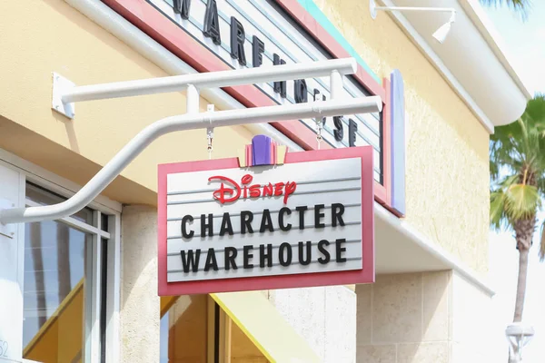 Orlando Florida Usa February 2020 Disney Character Warehouse Store Sign — Stock Photo, Image