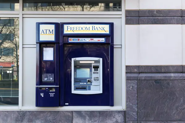 Washington Usa March 2020 Freedom Bank Atm One Branch Washington — Stock Photo, Image