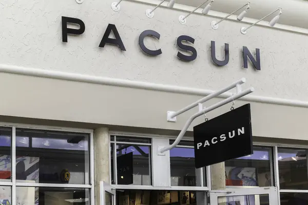 美国佛罗里达州奥兰多 2020年2月24日 美国佛罗里达州奥兰多的Pacsun商店标志 加州的太平洋日光浴服装公司是美国的一个零售服装品牌 — 图库照片