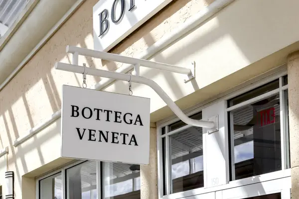 Orlando Florida Usa February 2020 Bottega Veneta Hanging Sign Store — Stock Photo, Image