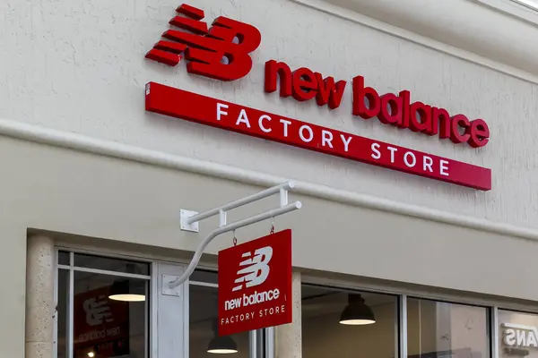 Orlando Florida Usa February 2020 New Balance Factory Store Sign — Stock Photo, Image
