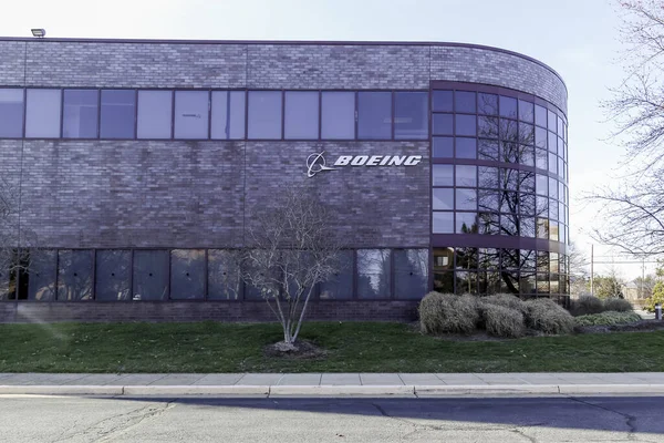 美国维吉尼亚州赫恩登 波音公司在美国维吉尼亚州赫恩登的建筑上的标志 — 图库照片