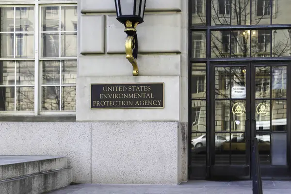 Washington D.C., ABD - 1 Mart 2020: ABD Çevre Koruma Ajansı Genel Merkezi 'nin (EPA) ABD' deki girişi.