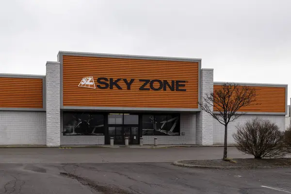 Rochester Usa Marzo 2020 Entrada Uno Los Sky Zone Trampoline —  Fotos de Stock