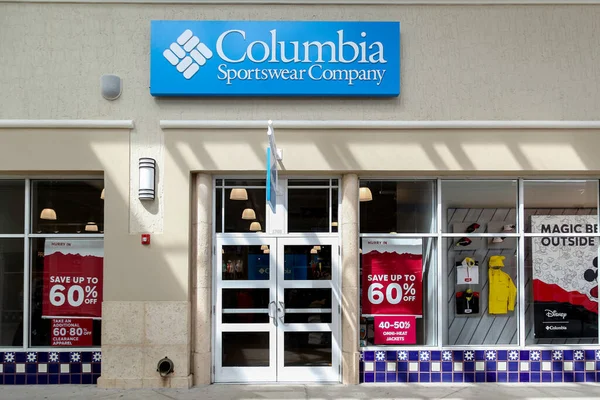 オーランド フロリダ アメリカ 2020年2月24日 コロンビアスポーツウェアストアはオーランドの入り口の上にあり アメリカの会社はアウターウェア スポーツウェア 履物を製造 販売しています — ストック写真