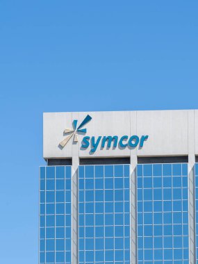 Mississauga, Ontario, Kanada - 14 Temmuz 2019: Mississauga 'daki merkez binalarına Symcor tabelasını kapatın. Symcor Inc. Kanadalı iş ve ödeme işleme hizmetleri sağlayıcısıdır..