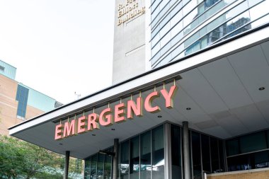 Toronto, Kanada - 13 Ağustos 2019 Toronto Genel Hastanesi 'nde acil durum işareti.