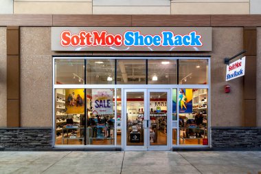 SoftMoc mağazası 10 Eylül 2019 tarihinde Kanada 'nın Ontario kentindeki Niagara Gölü' nde görülmüştür. SoftMoc Inc. Kanada 'da bir ayakkabı mağaza zinciri..
