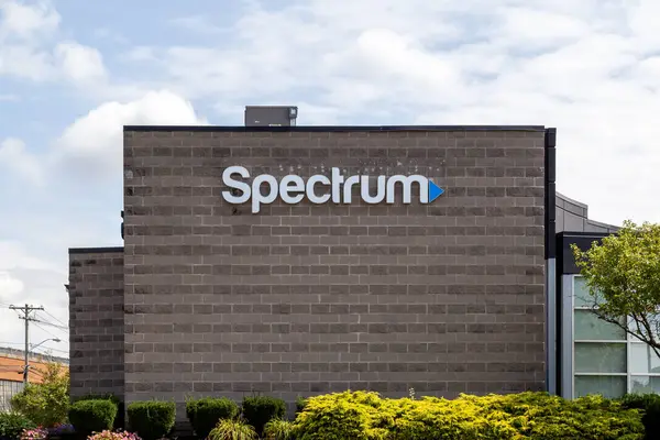 Buffalo New York Usa September 2019 Spectrum Sign Seen Building — Stock Photo, Image