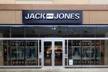 JACK JONES mağazası 10 Eylül 2019 tarihinde Kanada 'nın Niagara-on-the-Lake, On' da görülmüştür. Jack Jones Avrupa 'nın önde gelen erkek giyim üreticilerinden biri..