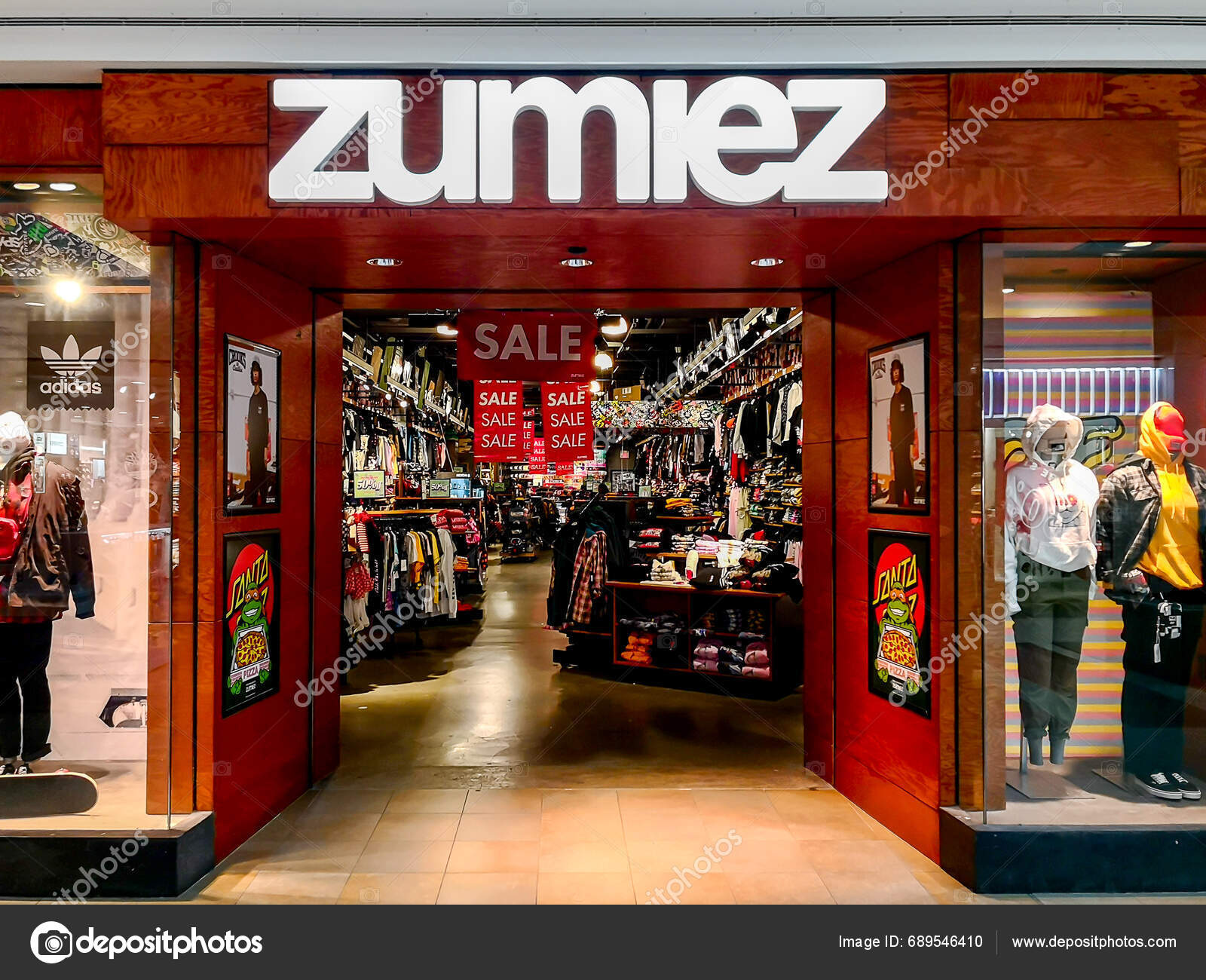 Toronto Canada December 2018 Zumiez Store Fairview Mall Toronto Zumiez