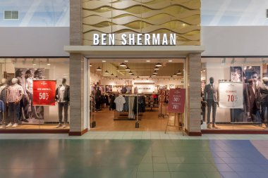Toronto, Kanada - 17 Mart 2018: Ben Sherman Kanadalı moda şirketi Vaughan Mills 'de dükkan önü. 