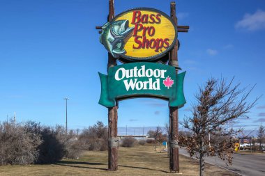 Toronto, Kanada - 3 Mart 2018: Vaughan Mills alışveriş merkezlerindeki Bass Pro Shops İşareti, avcılık, balıkçılık, kamp ve ilgili açık hava eğlence ürünleri perakendecisi