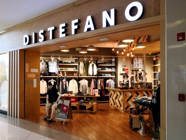 Alajuela, Kosta Rika - 4 Ekim 2018: San Jose, Kosta Rika yakınlarındaki City Mall 'da Distefano giyim mağazası.