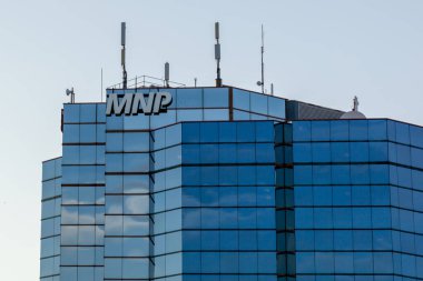 Toronto, Kanada - 24 Mayıs 2018 Toronto 'daki ofiste MNP imzası. MNP LLP, Kanada 'nın en büyük tam hizmet sözleşmeli muhasebecilik ve ticari danışmanlık şirketlerinden biridir..