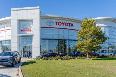 Markham, Ontario, Kanada - 30 Ekim 2018: Toyota 'nın Don Valley North galerisindeki girişi, Markham, Ontario' daki yeni ve kullanılmış bir Toyota perakende ve servis merkezi. 