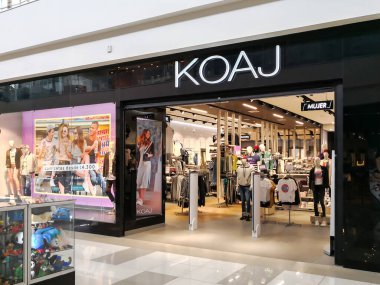 Alajuela, Kosta Rika - 4 Ekim 2018: San Jose, Kosta Rika yakınlarındaki City Mall 'da KOAJ mağazası.