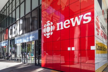 Toronto, Kanada - 19 Haziran 2018: Toronto 'da Kanada Yayın Merkezi (CBC). CBC, Canadian Broadcasting Corporation 'ın televizyon ve radyo servislerinin yayın merkezidir.. 