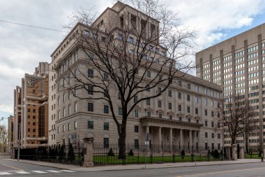 Toronto, Ontario, Kanada - 5 Mayıs 2018: Toronto 'daki Manulife genel merkezi. Manulife, Kanada 'nın çok uluslu sigorta şirketidir.. 