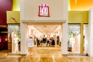 Vaughan, Ontario, Kanada - 24 Mart 2018: Toronto Vaughan Mills 'deki Butik dükkanı.