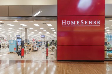 Vaughan, Ontario, Kanada - 24 Mart 2018: Toronto 'daki Vaughan Mills' de HomeSense mağazası TJX şirketleri tarafından Kanada 'da kazananlarla birlikte işletiliyor.. 