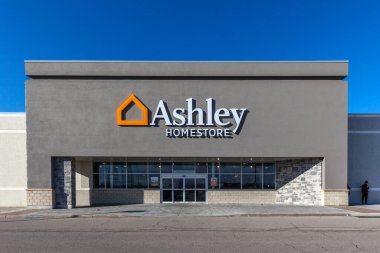 Richmond Hill, Ontario, Kanada - 24 Şubat 2018: Ashley HomeStore mağazası Markham 'da. Ashley HomeStore, Ashley Mobilya Ürünleri satan bir Amerikan mobilya mağaza zinciri.. 