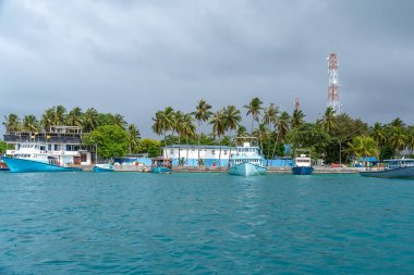 Guraidhoo, Maldiv- 29 Kasım 2018: Maldivler 'deki Guraidhoo Adası, tekneden izlendi.