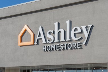Richmond Hill, Ontario, Kanada - 30 Ekim 2018: Ashley HomeStore, Ashley Mobilya Ürünleri satan bir Amerikan mobilya mağaza zinciri.. 