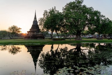 Tayland 'daki Sukhothai Tarihi Parkı manzarası Tayland' ın en etkileyici dünya mirası alanlarından biridir..