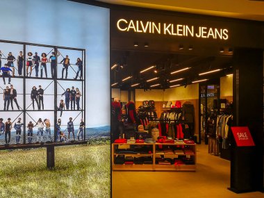 Taipei, Tayvan - 8 Aralık 2018: Calvin Klein Jean alışveriş merkezinde mağaza önü, Calvin Klein Jean bir Amerikan moda evi..