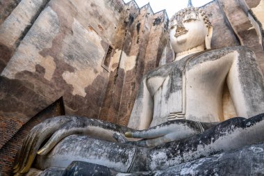 Tayland 'daki Sukhothai Tarihi Parkı' ndaki Buda Heykeli Tayland 'ın en etkileyici dünya mirası alanlarından biridir..