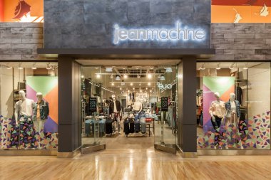 Vaughan, Ontario, Kanada - 24 Mart 2018: Jean Machine Kanadalı giyim perakendecisi Jean Machine Clothing Inc.. 