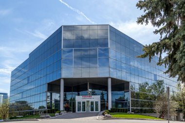 Markham, Ontario, Kanada - 21 Mayıs 2018: Toronto yakınlarındaki Toshiba Canada merkez ofisi. Toshiba Şirketi çok uluslu bir Japon holdingi.. 
