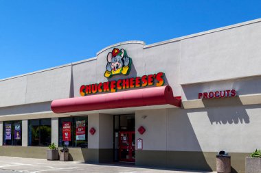Toronto, Kanada... 14 Haziran 2018: Toronto, Kanada 'daki Chuck E. Cheese' lerden biri. Chuck E. Cheeses, Amerikan aile eğlence merkezleri ve restoranları zinciri..
