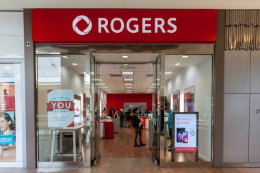 Bir alışveriş merkezinde Rogers mağaza tabelası