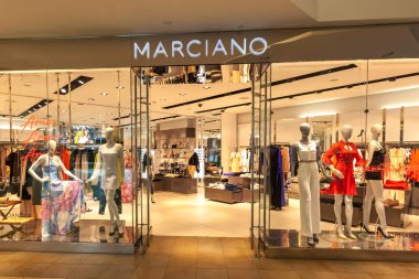 Toronto, Kanada - 7 Şubat 2018: Marciano mağazası Toronto Fairview Alışveriş Merkezi 'nde. Marciano Stores bir Amerikan moda markası.. 