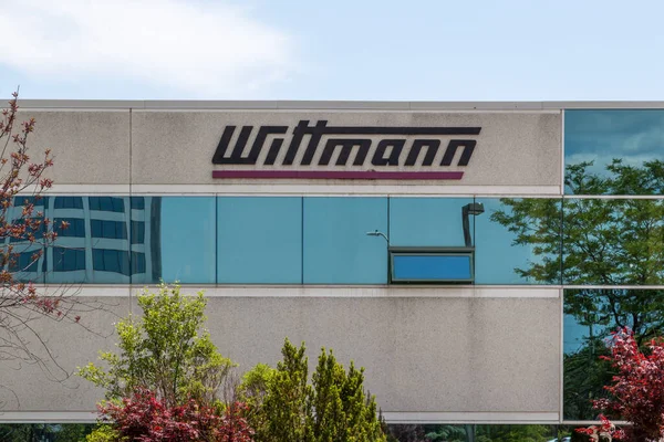 里士满山 加拿大安 2021年6月20日 威特曼加拿大总部在加拿大安的里士满山 Wittmann集团是一家注塑机 机器人和辅助设备制造商 — 图库照片