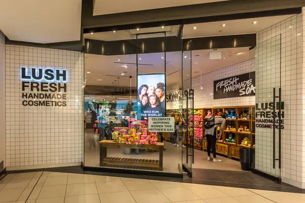 Toronto Canadá Maio 2018 Lush Fresh Storefront Eaton Centre Shopping — Fotografia de Stock