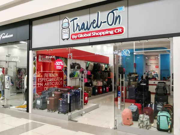 Bir Mağazanın Logosu Üzerinde Seyahat — Stok fotoğraf