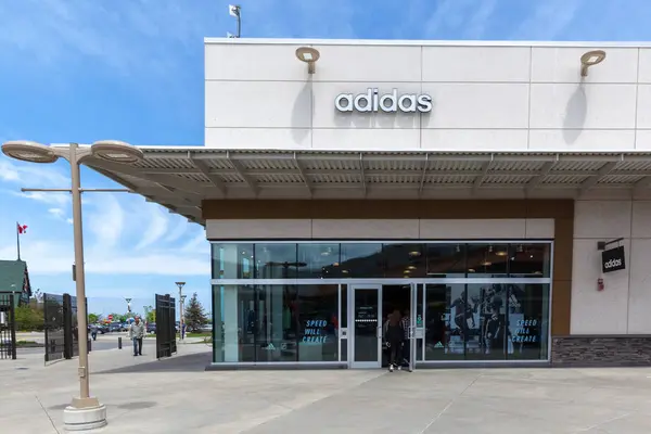 Niagara Lake Canada May 2018 Adidas Storefront Outlet Collection Niagara — Stock Photo, Image