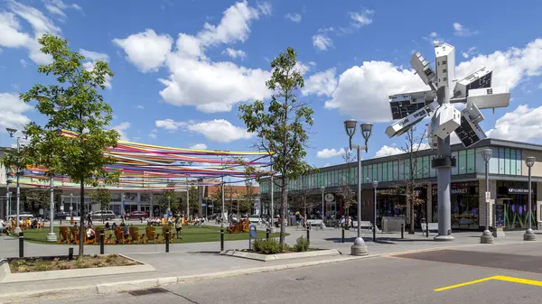 Centrum Handlowe Don Mills Mall Zlokalizowane Przy Mcnicoll Avenue Północnym — Zdjęcie stockowe