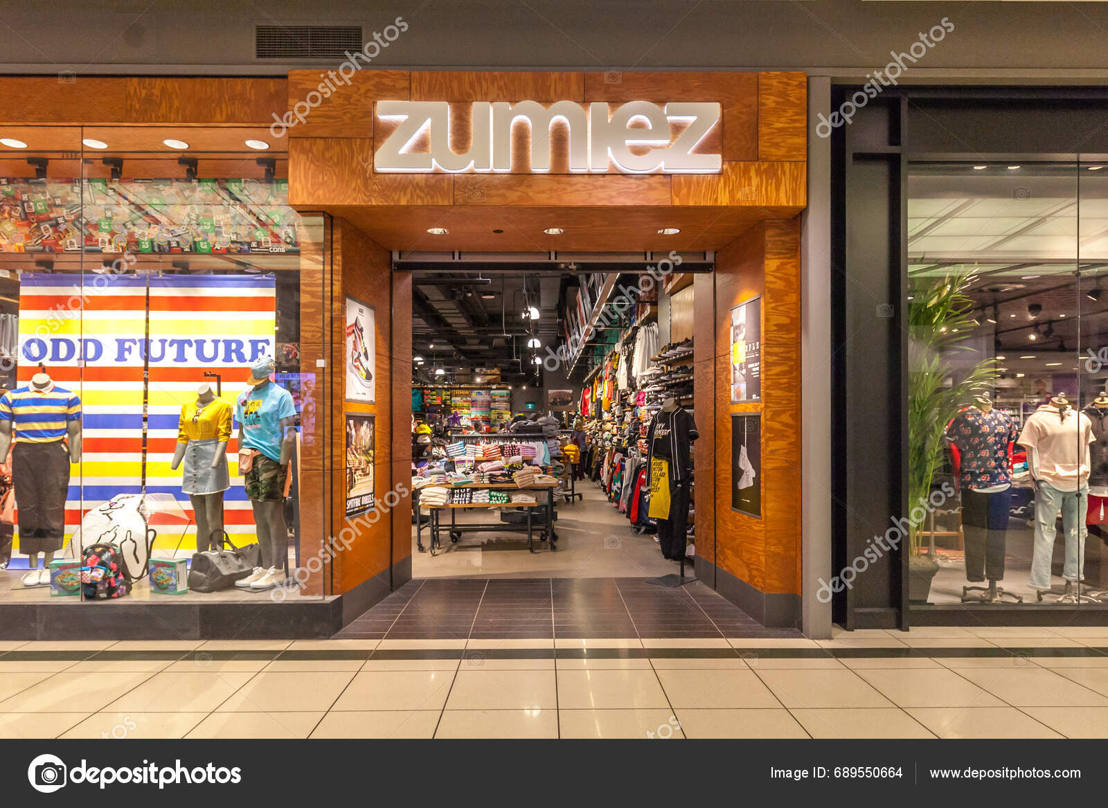 Toronto Canada May 2018 Zumiez Store Front Eaton Centre Shopping