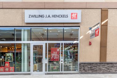 Niagara Gölünde, Ontario, Kanada... 4 Mart 2018: Niagara 'daki Outlet Koleksiyonunda Zwilling mağazası. Zwilling J. A. Henckels Solingen, Almanya merkezli bir bıçak üreticisi..