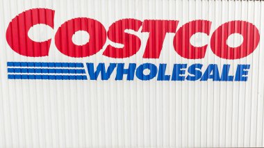 Toronto, Ontario, Kanada - 6 Mayıs 2018: Duvarda Costco imzası.